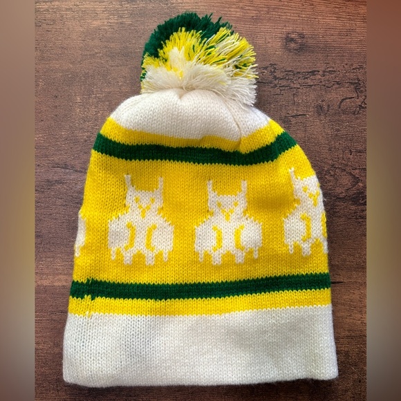 Vintage Owl Knit Pom Beanie – 1970s/1980s Canadian Winter Hat - Picture 1 of 3